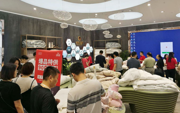 多地展會(huì )現場(chǎng)簽單！百聯(lián)憑什么“約”到服裝家紡用戶(hù)？
